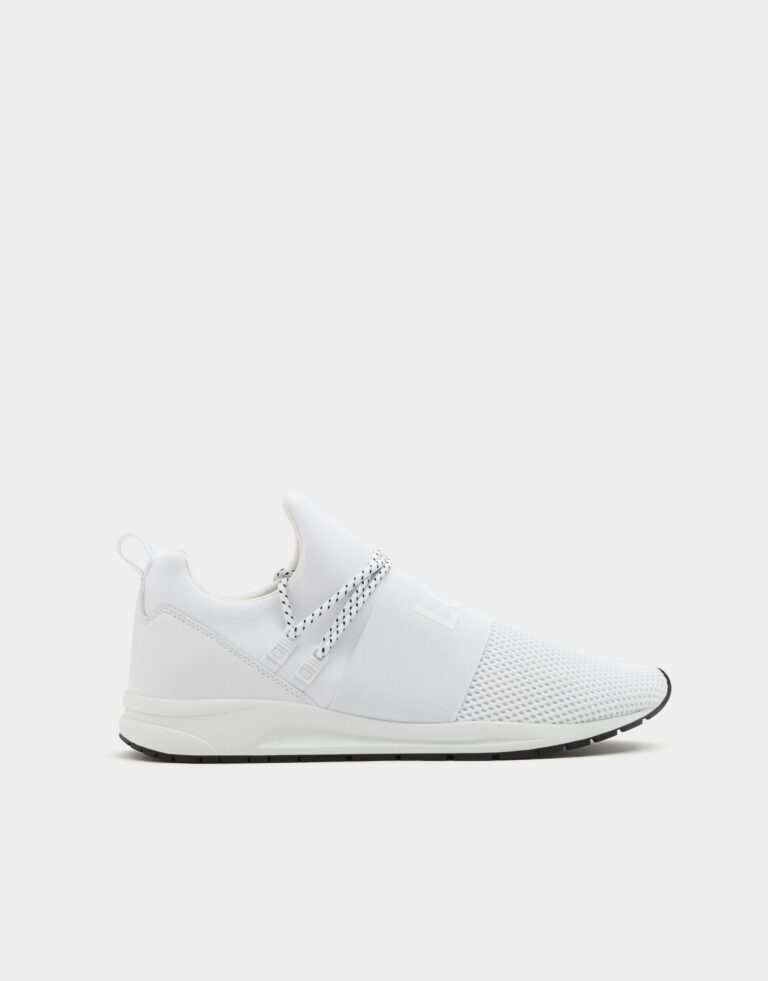 Soft elastic sneakers